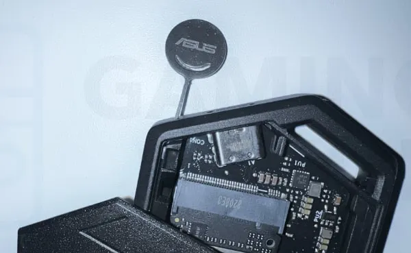 Asus Arion opening pin