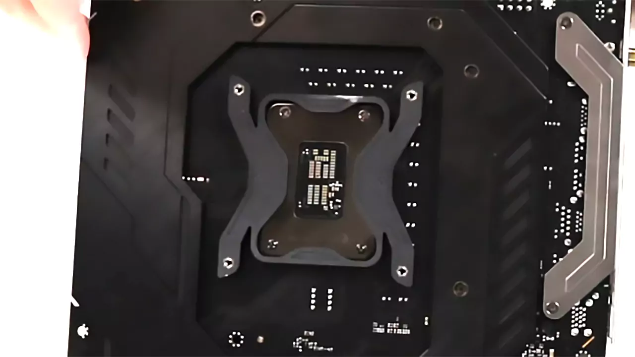 Install Intel Cooler RH1